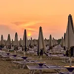 Seaview Flat Next To - Beahost Апартаменти